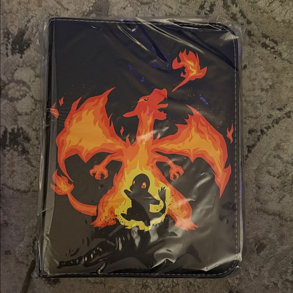 Charizard Pokémon 3 Ring Trading Card Binder